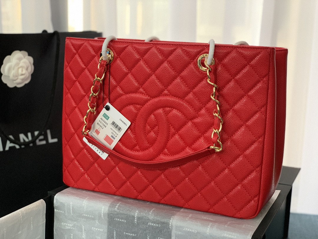 Ch**el GST CAVIAR LEATHER HARDWARE 24X33X13CM