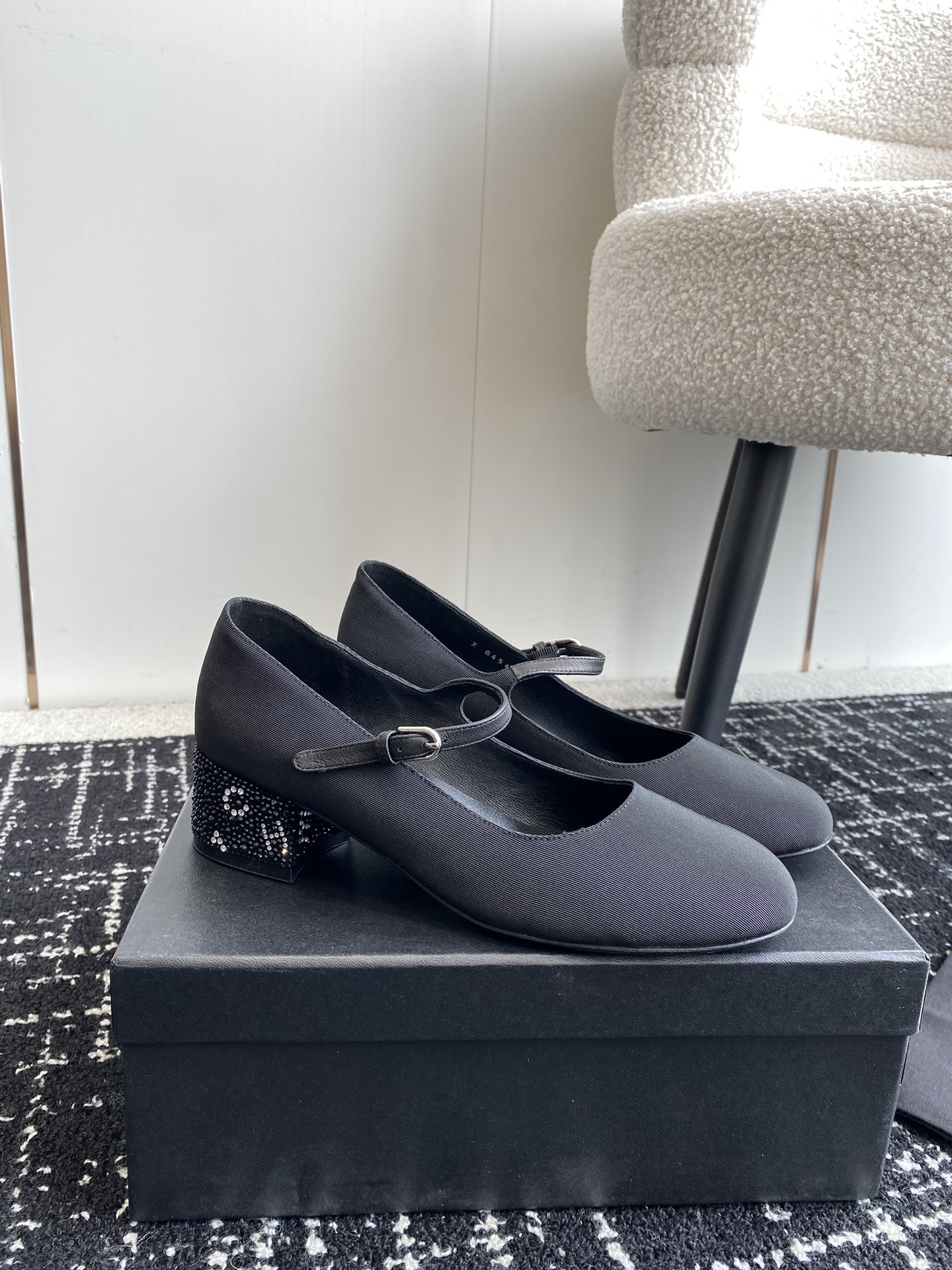 UA Ch**el MARY JANES Grosgrain & Strass