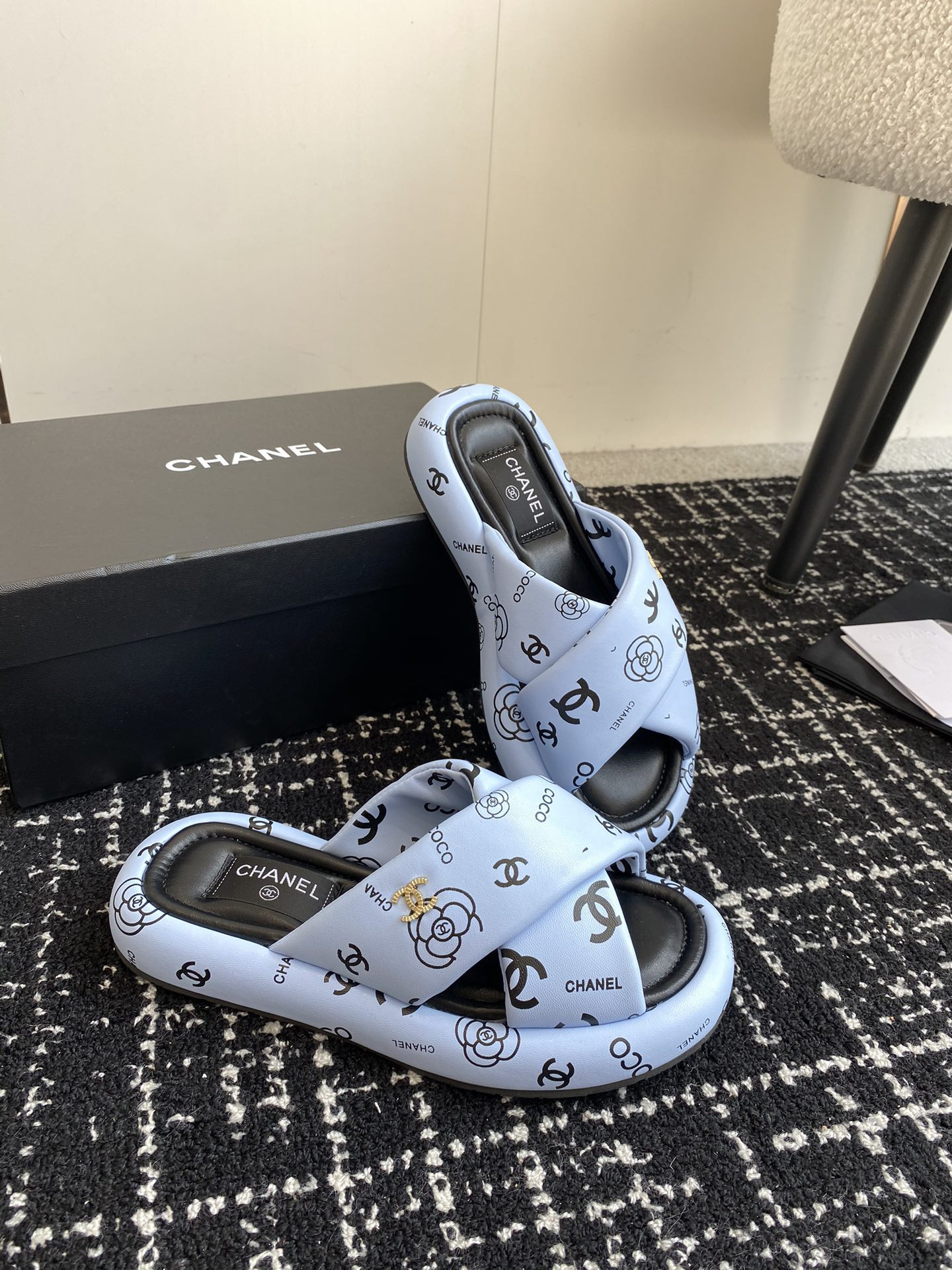 UA Ch**el SLIPPERS
