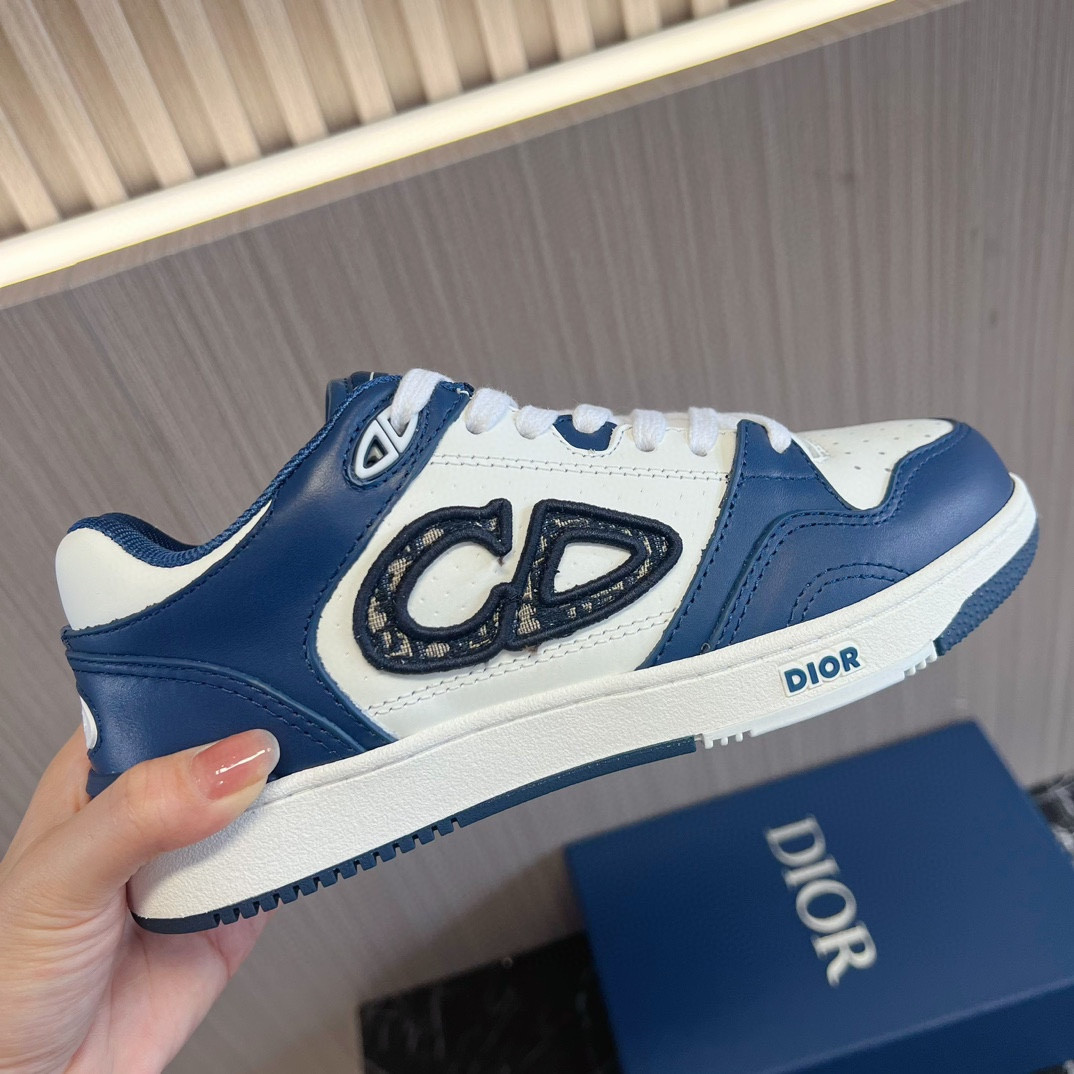 UA D10r B57 Low-Top Sneaker Navy Blue and White