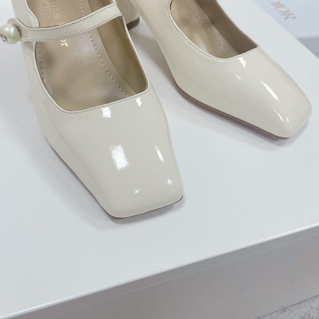 UA Jolie D10r Pump