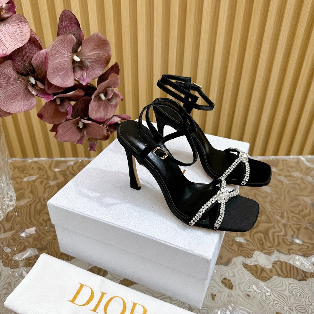 UA D10r Slingback Pump