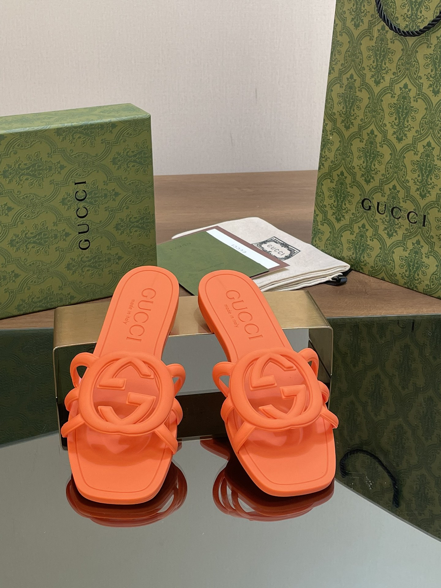 UA Gvc*1 INTERLOCKING G SLIDE SANDAL Orange