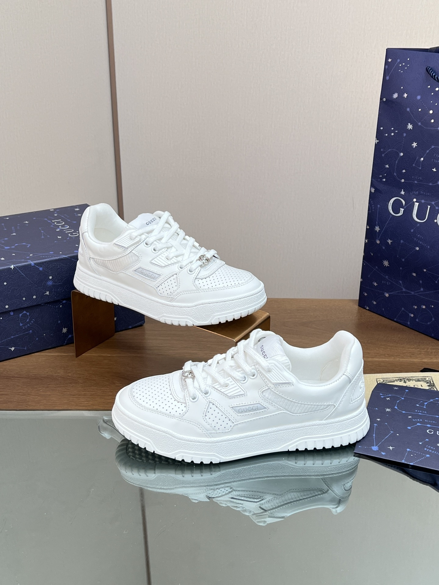 UA Gvc*1 Low-Top SNEAKER