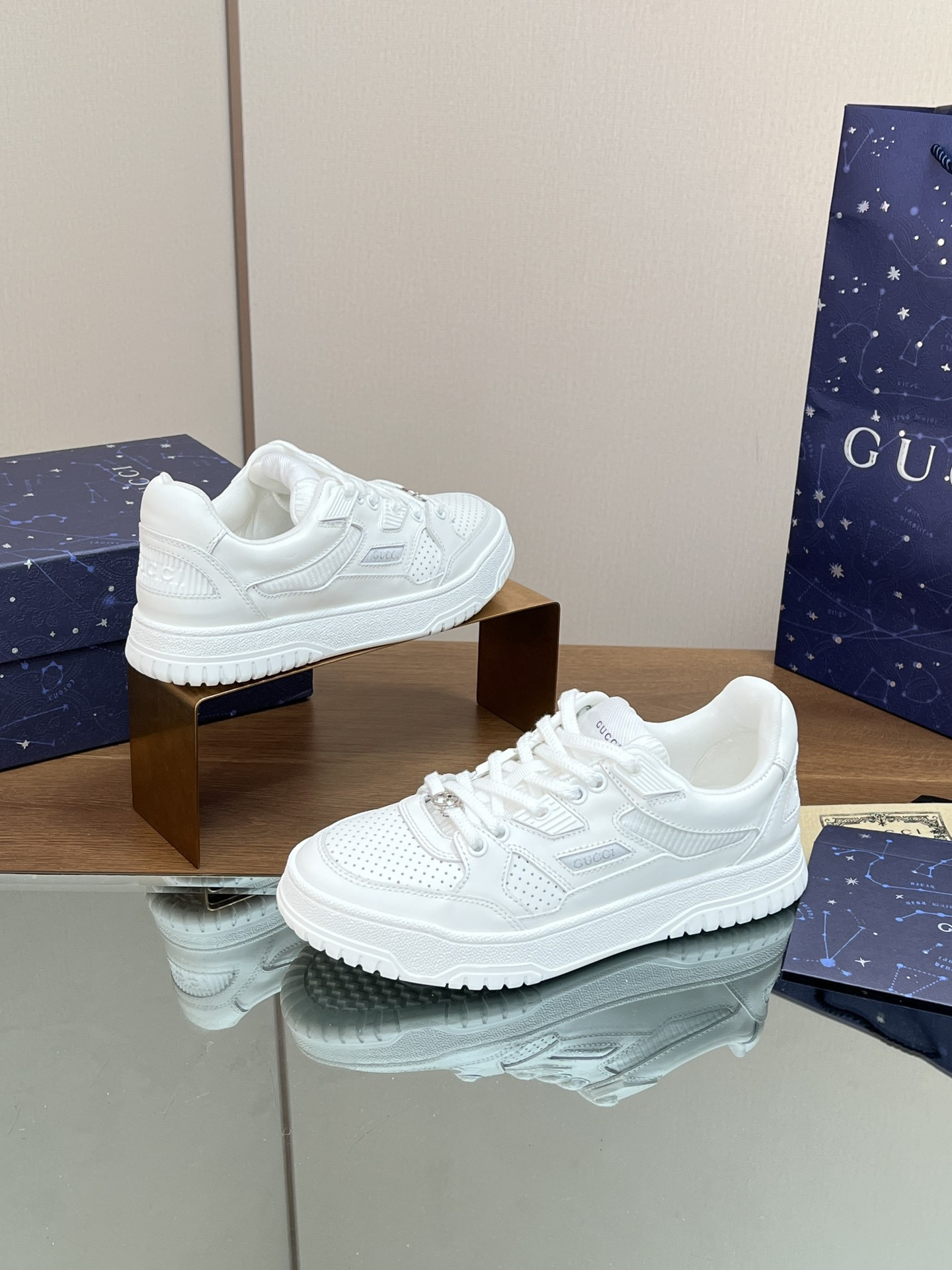 UA Gvc*1 Low-Top SNEAKER