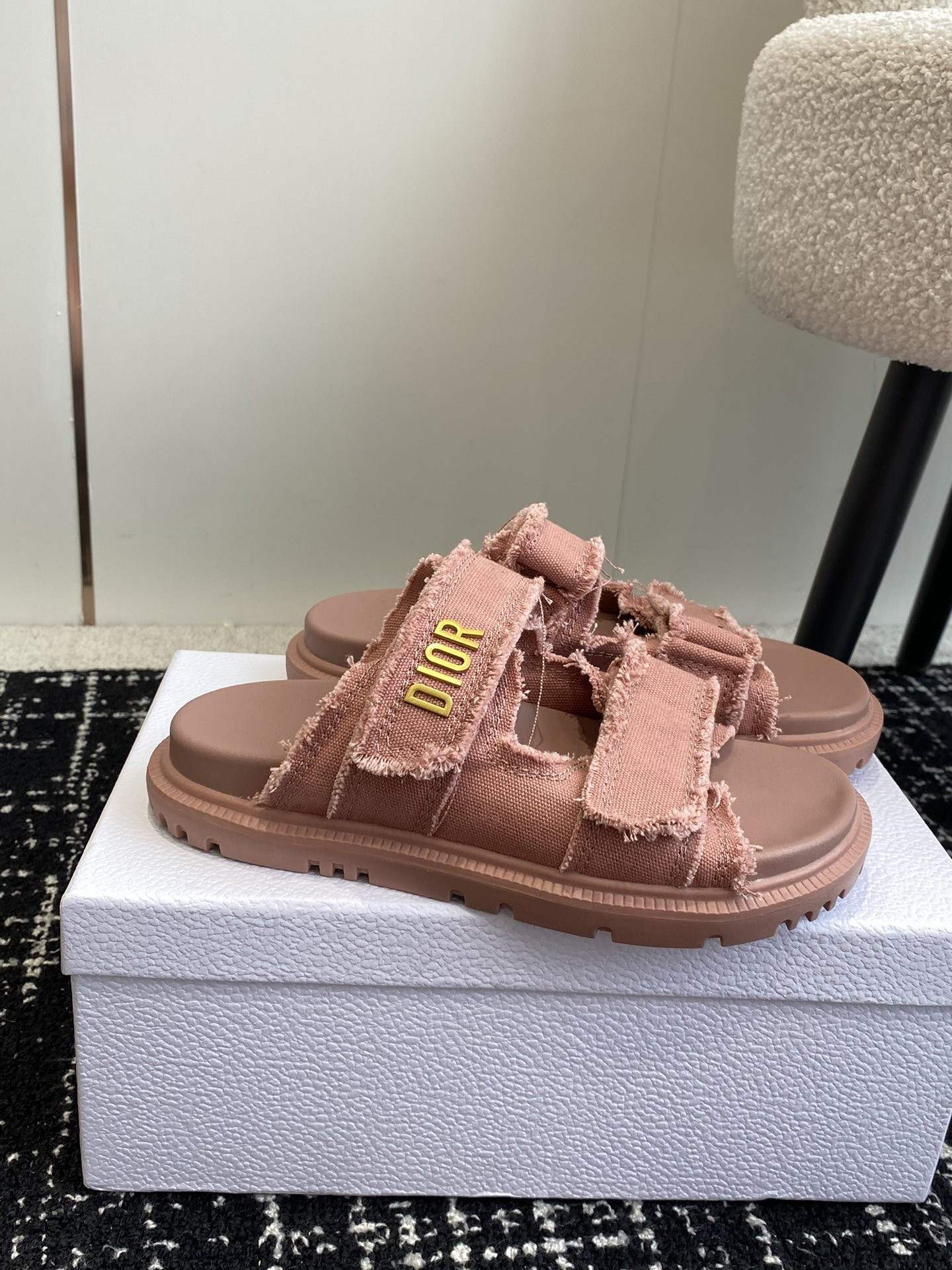 UA D10ract Slide