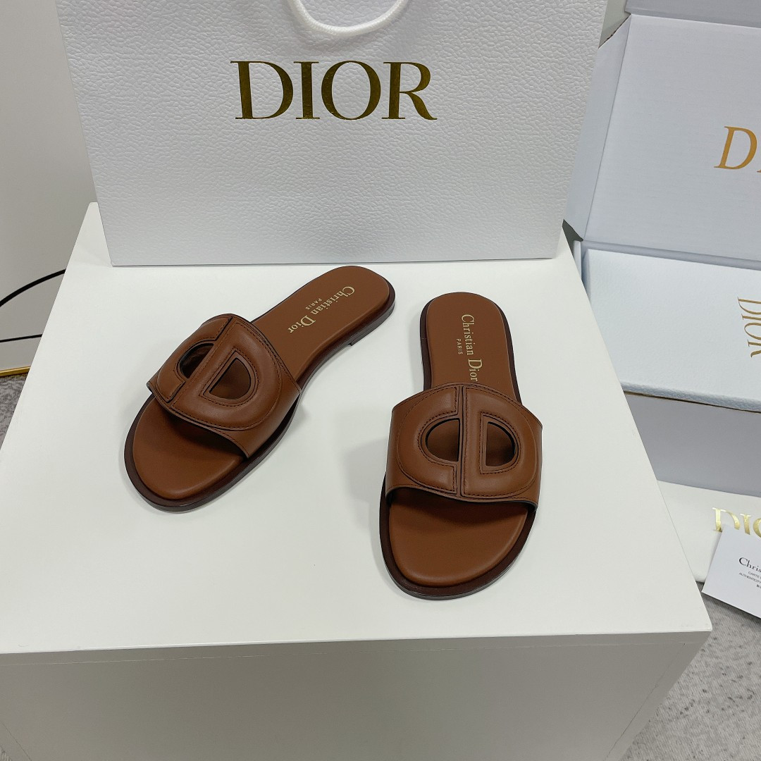 UA D10r D-Club Slide Camel