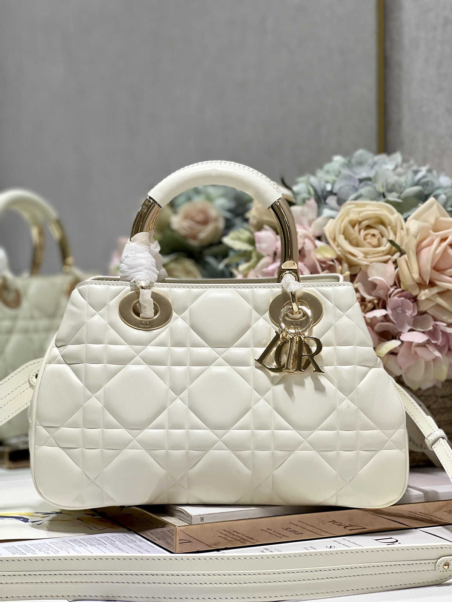 Lady D10r 95•22 30×18.5×11.5cm