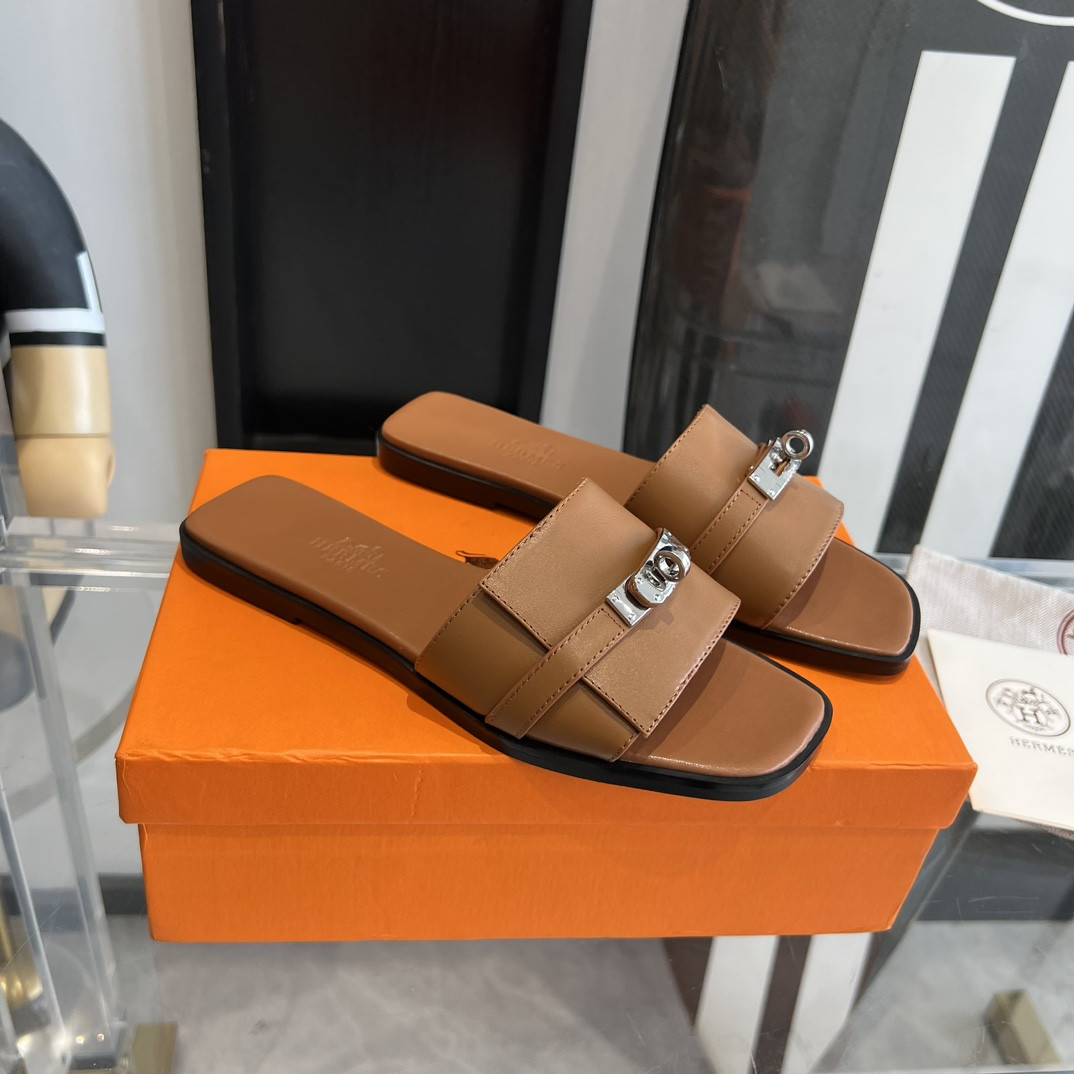 UA H**me5 Giulia sandal