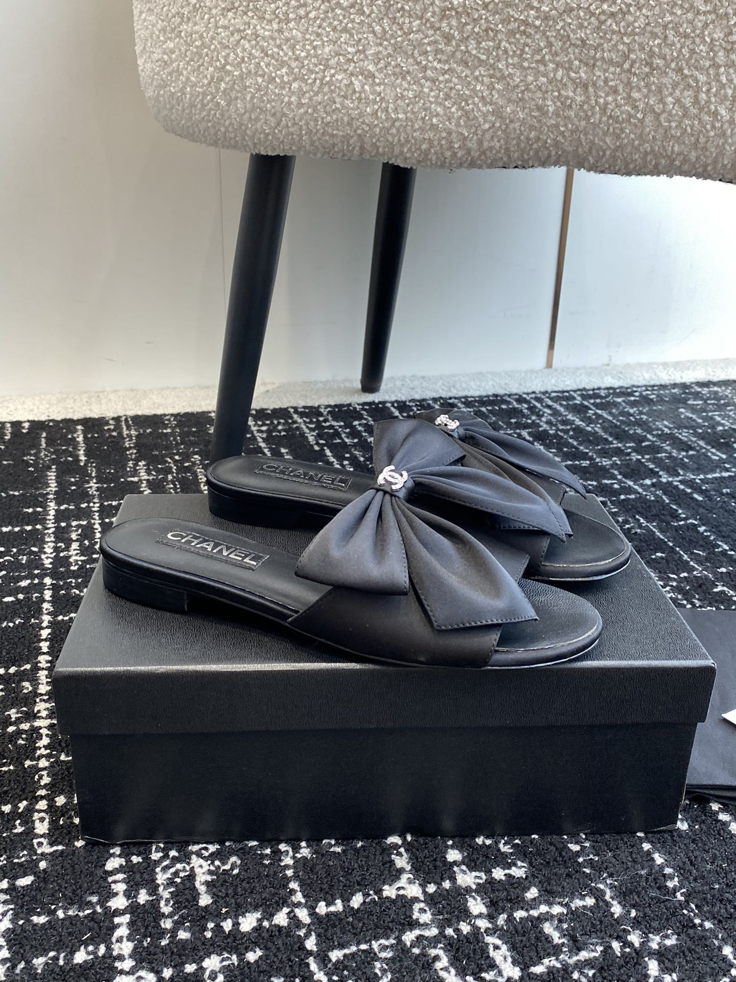 UA Ch**el WOMEN'S SLIDES