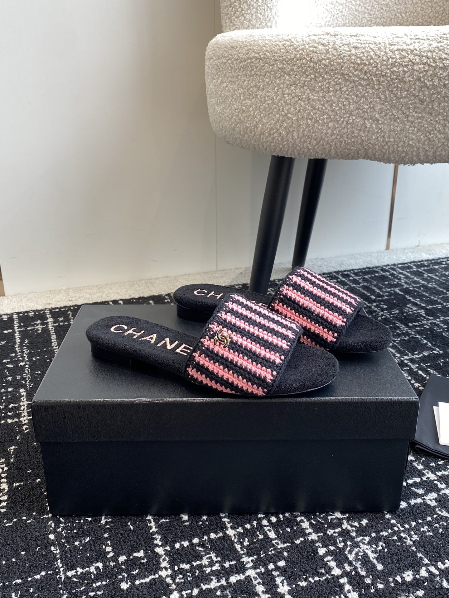 UA Ch**el WOMEN'S SLIDES