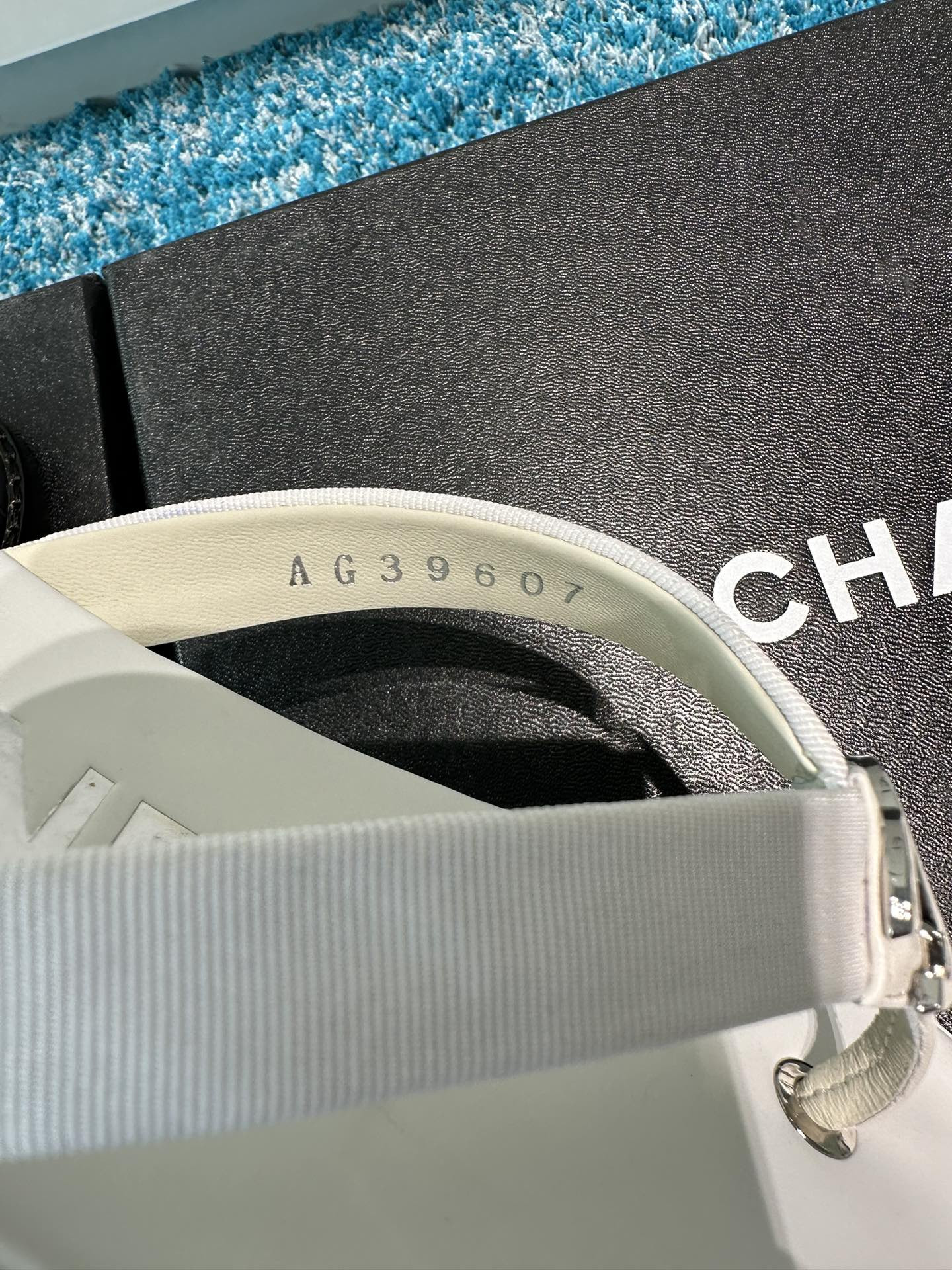 UA Ch**el THONGS