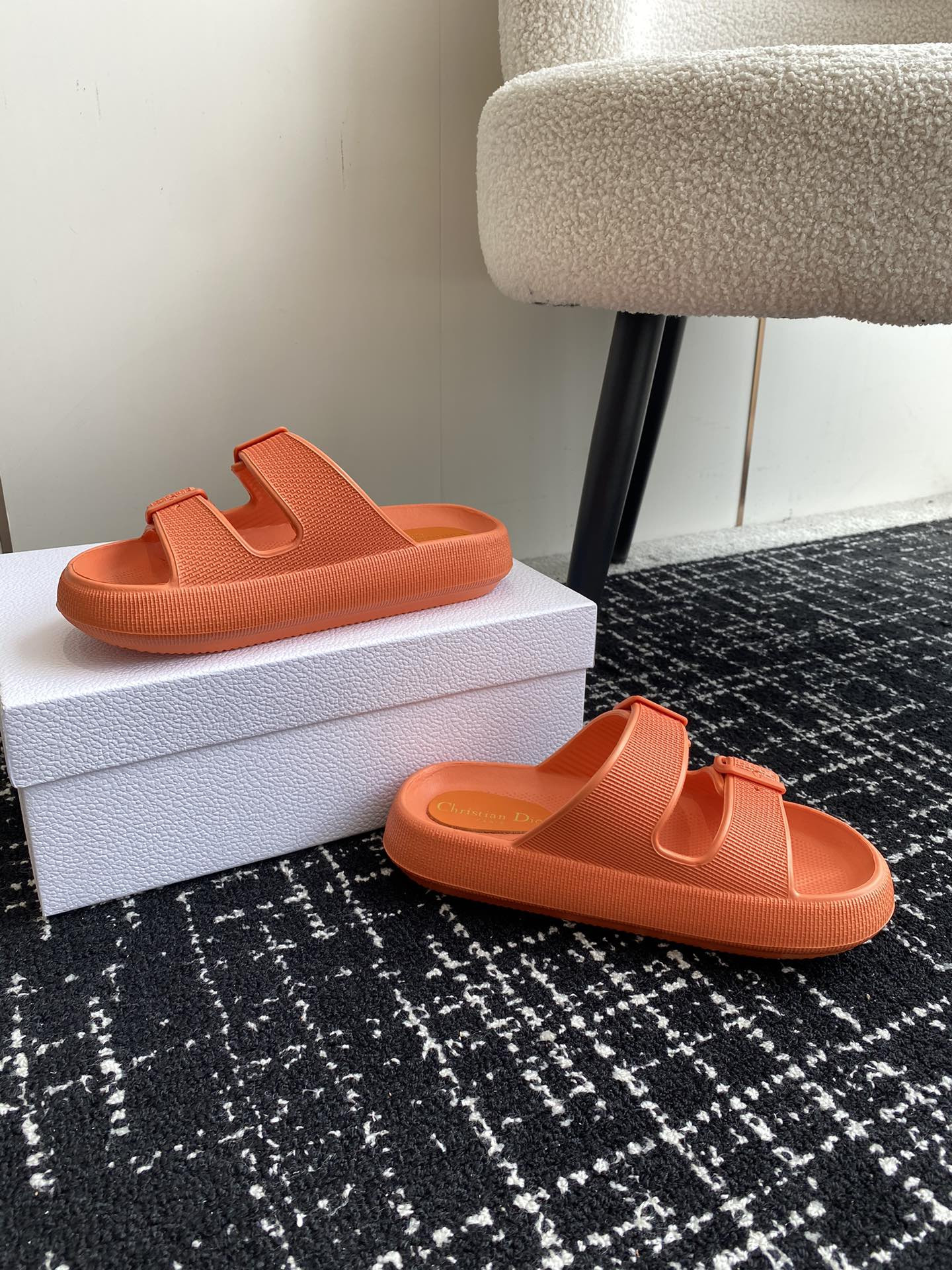 UA D10r Slide