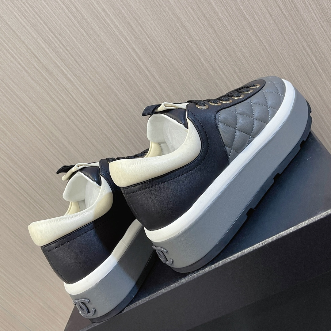 UA Ch**el SNEAKERS
