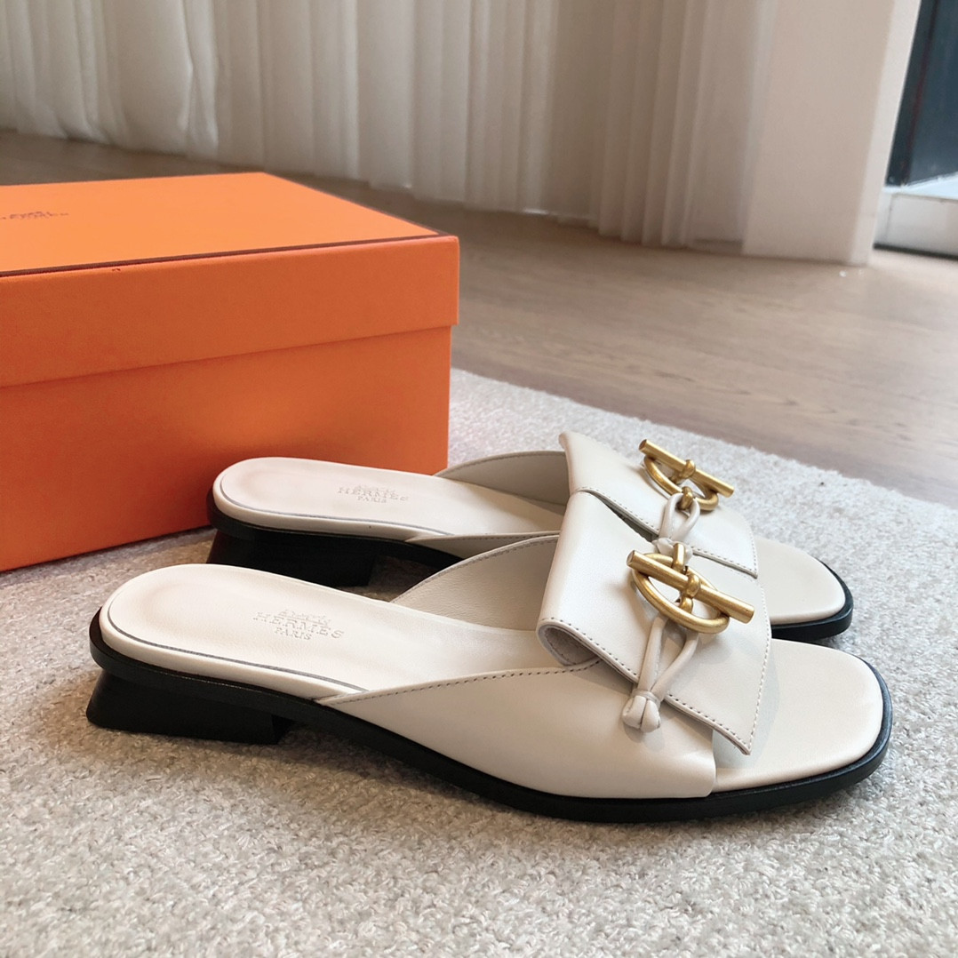 UA H**me5 Isle sandal