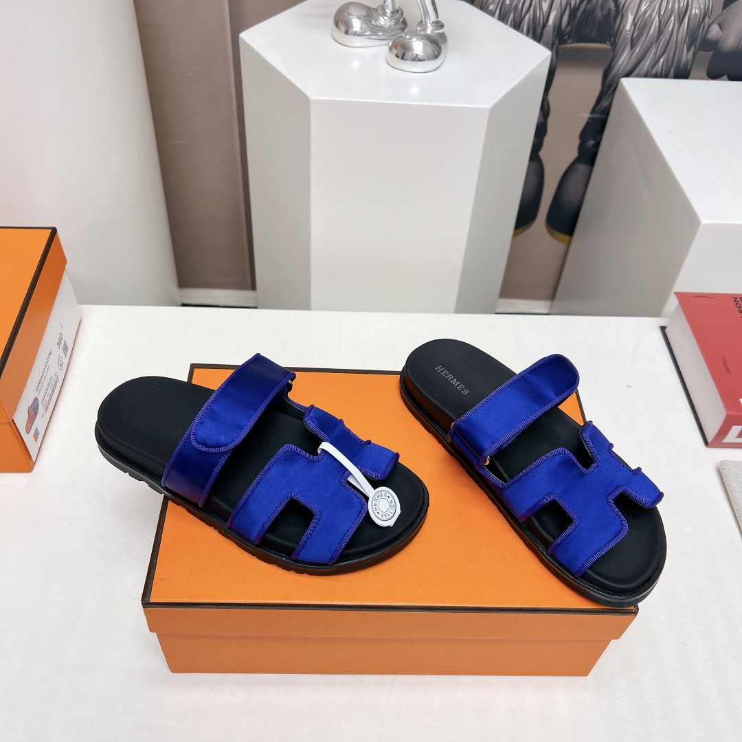 UA H**me5 Chypre sandal