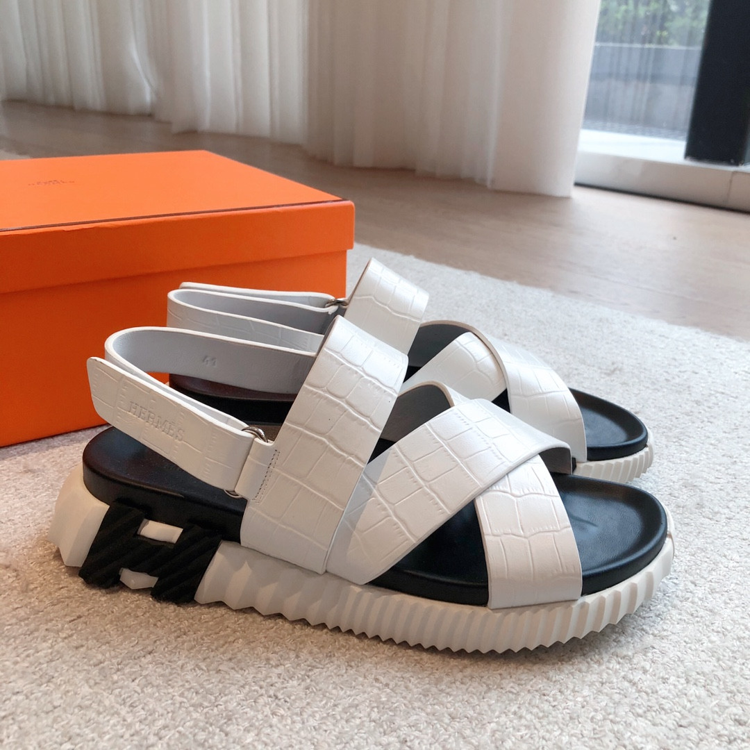 UA H**me5 Electric sandal