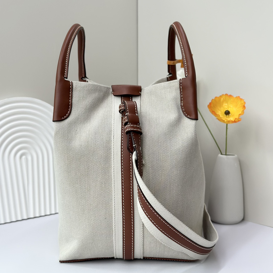 L0r0 P1ana Large Bale Bag Cotton, Linen 24 x 20 x 27 cm