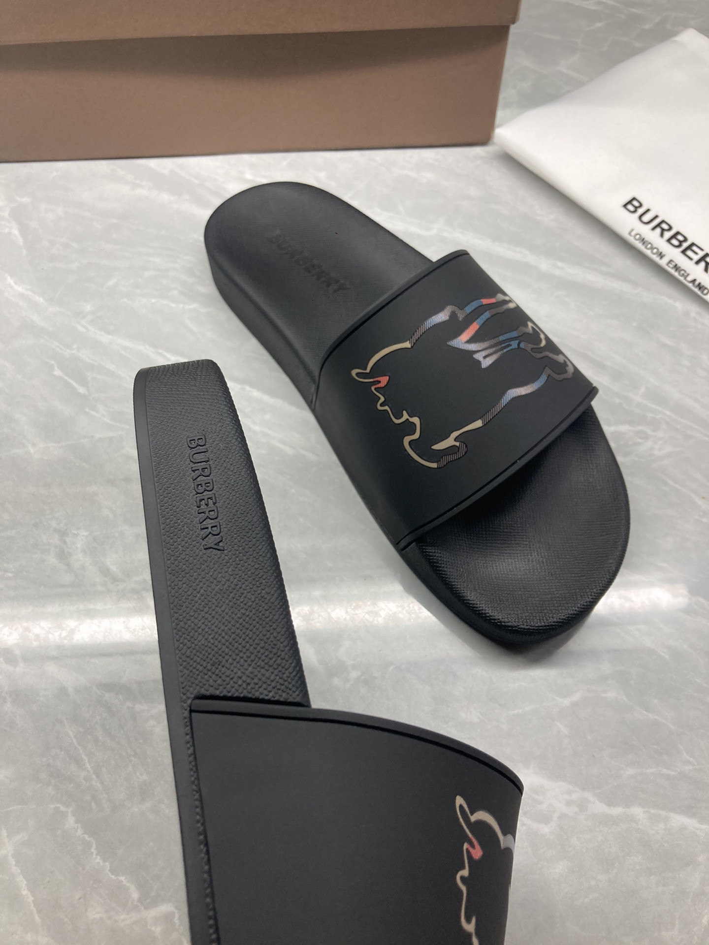 Bv*b*rry Slides