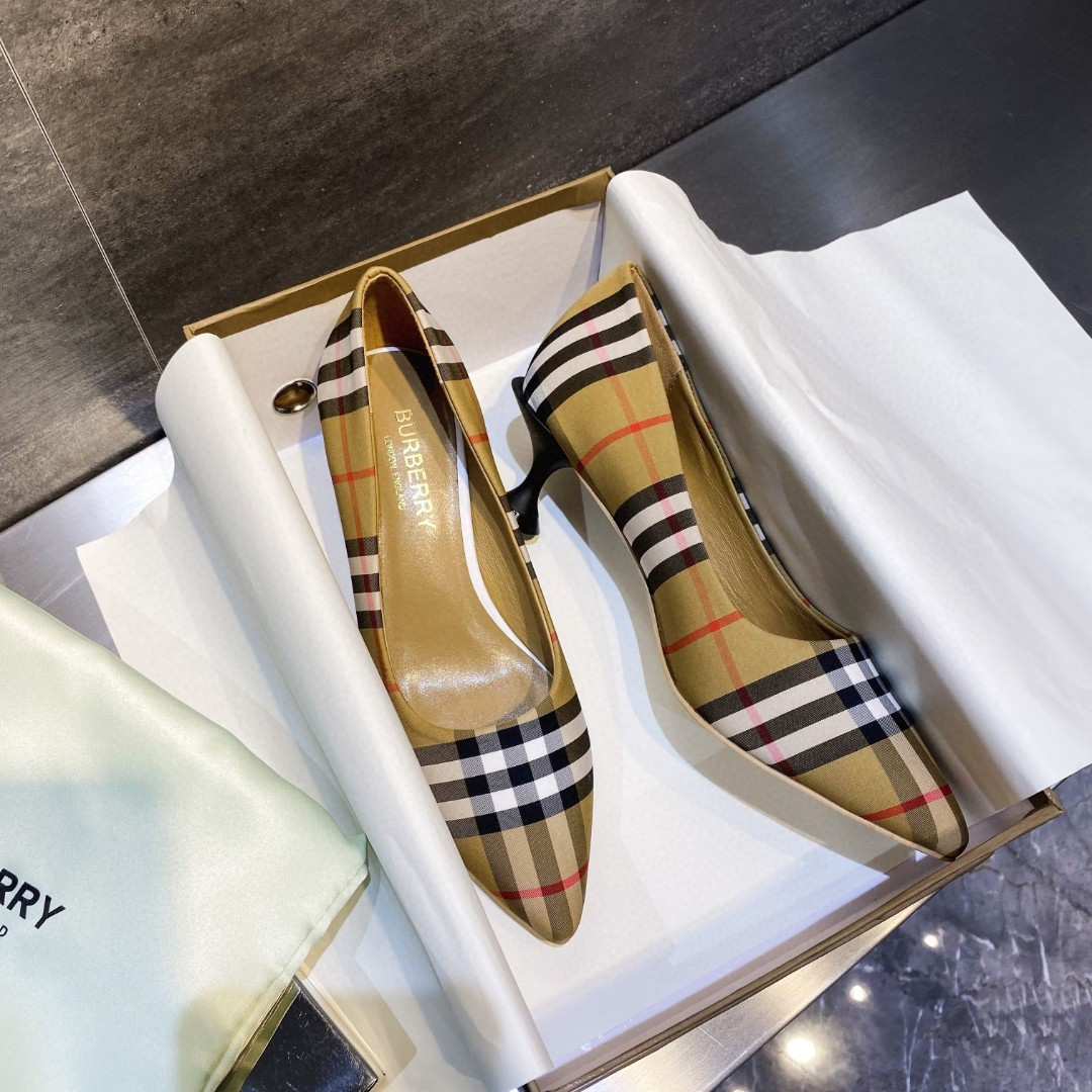 UA Bv*b*rry Check Pumps