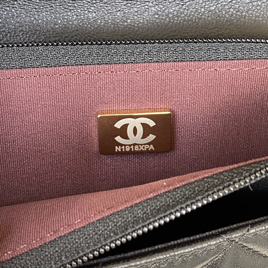 Ch**el WALLET ON CHAIN 12.3 × 19.2 × 3.5 cm