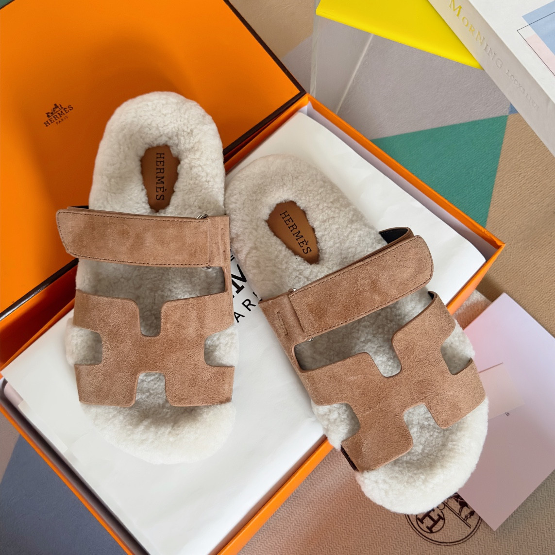 UA H**me5 Chypre sandal