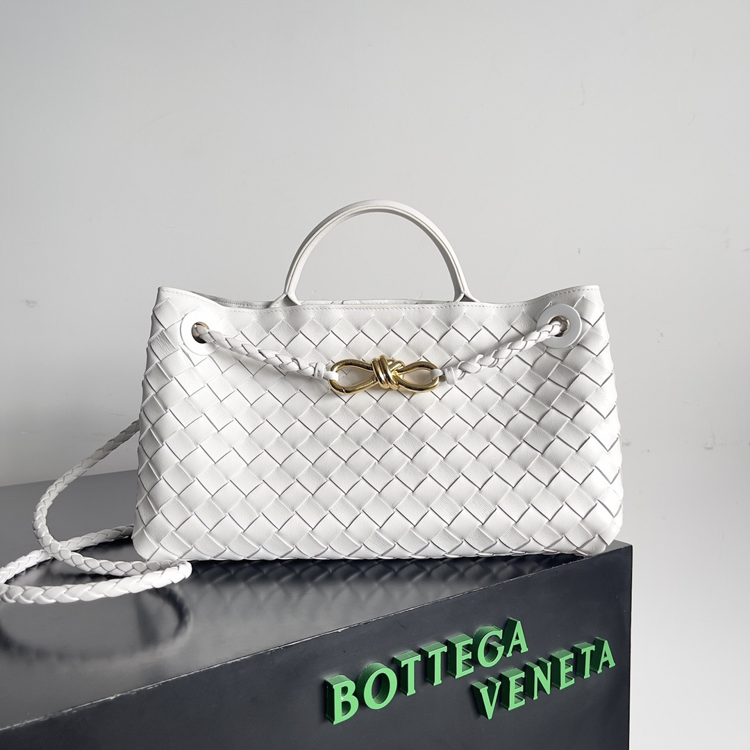 B0tt*ga Ven*ta East-West Andiamo 29x10x18CM