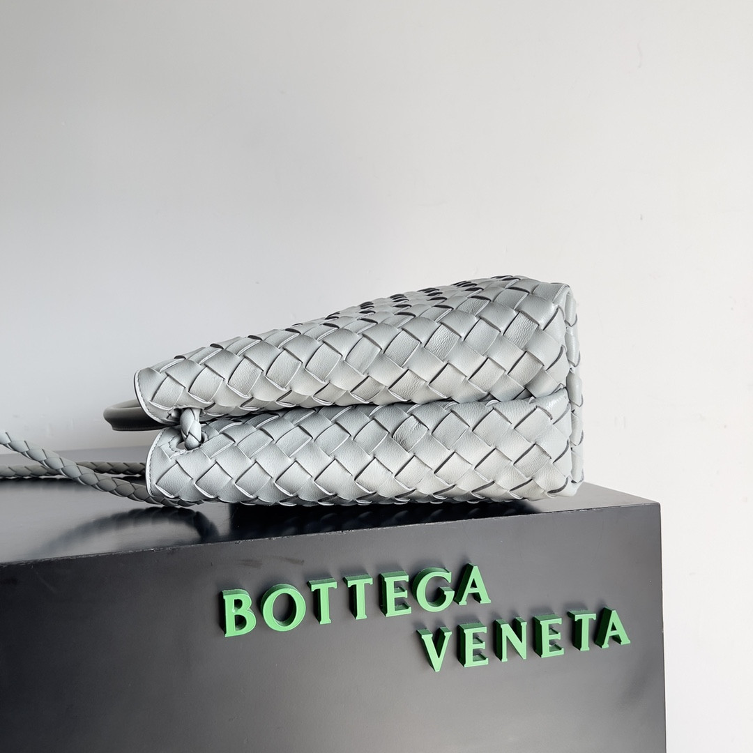 B0tt*ga Ven*ta Medium Andiamo 32x25x11CM