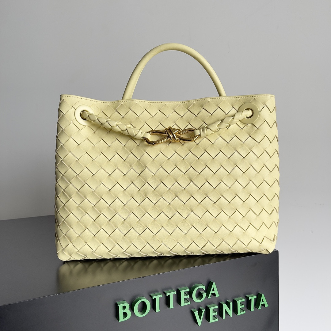 B0tt*ga Ven*ta Medium Andiamo 32x25x11CM