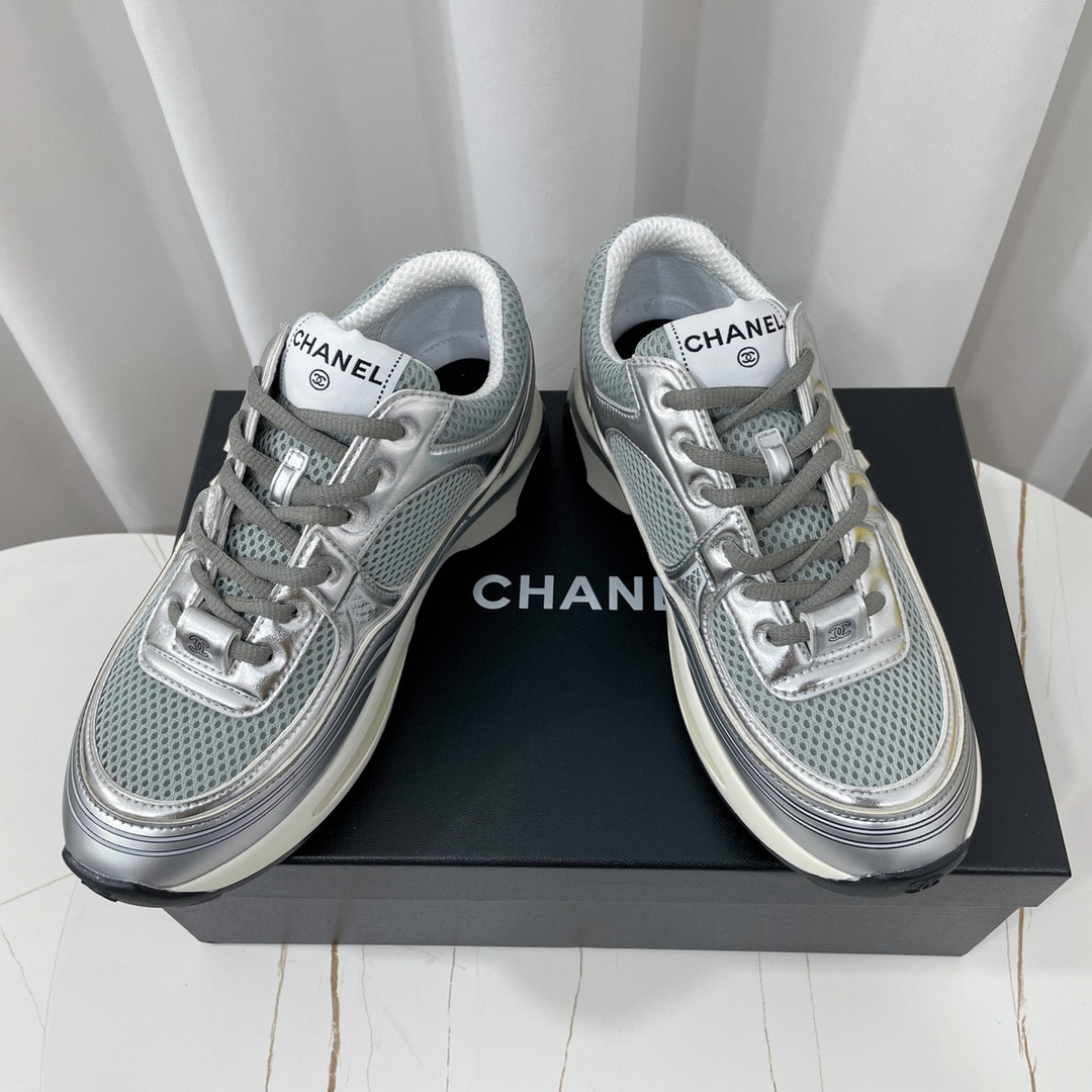 UA Ch**el SNEAKER