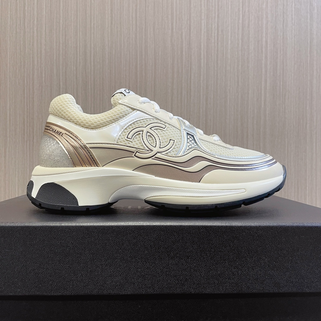 UA Ch**el SNEAKER