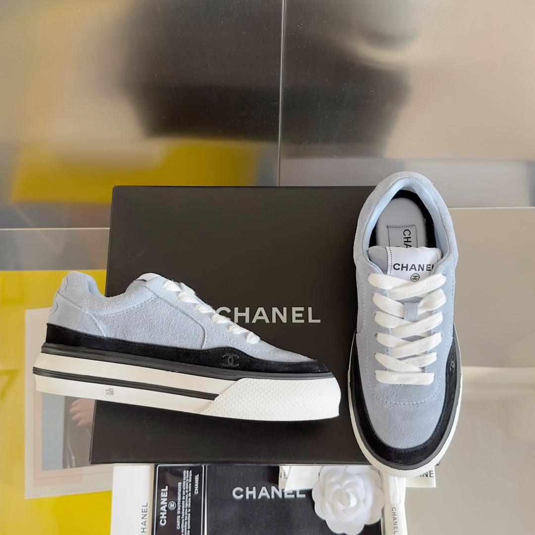 UA Ch**el SNEAKER