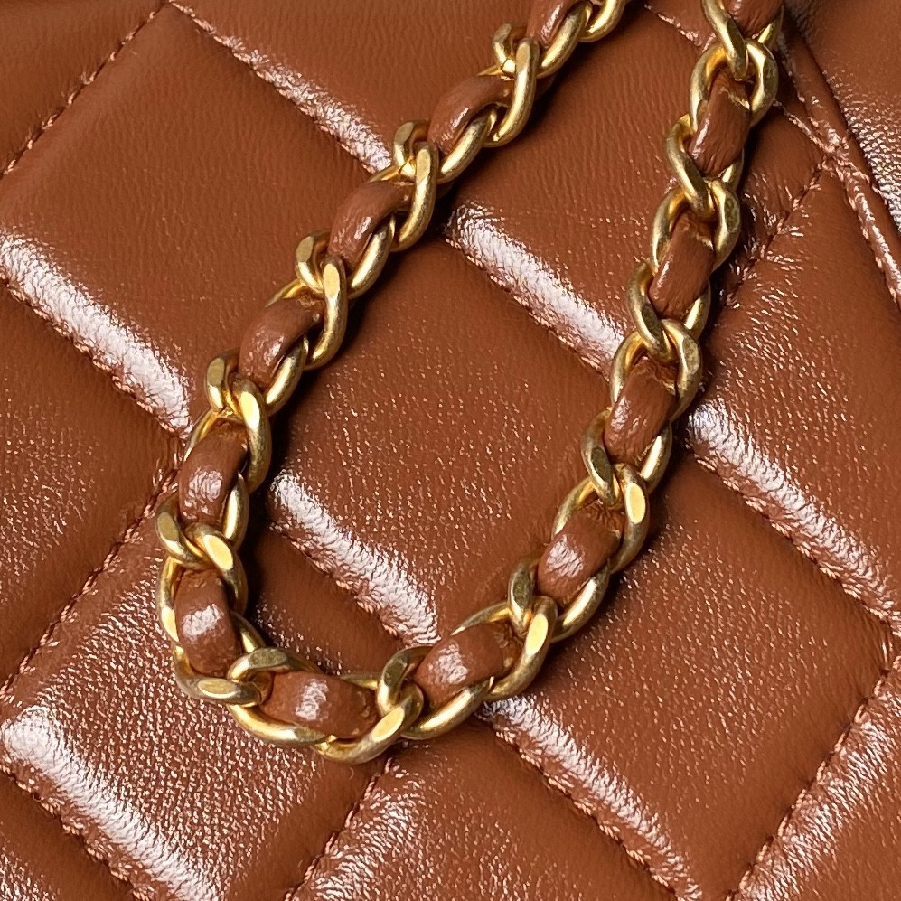Ch**el MINI BAG WITH TOP HANDLE Shiny Lambskin & Gold-Tone Metal Brown 12 × 18 × 7 cm
