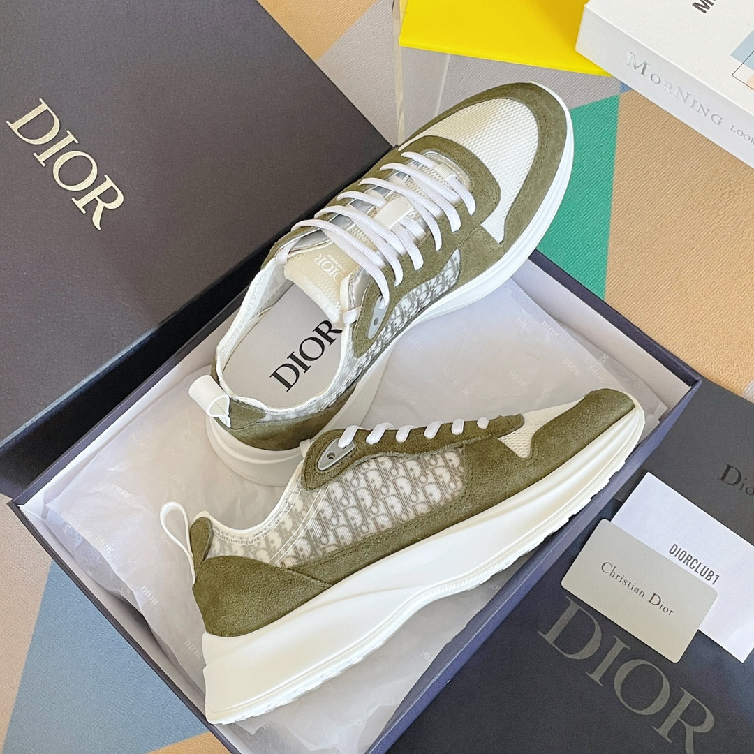 UA D10r B25 Runner Sneaker
