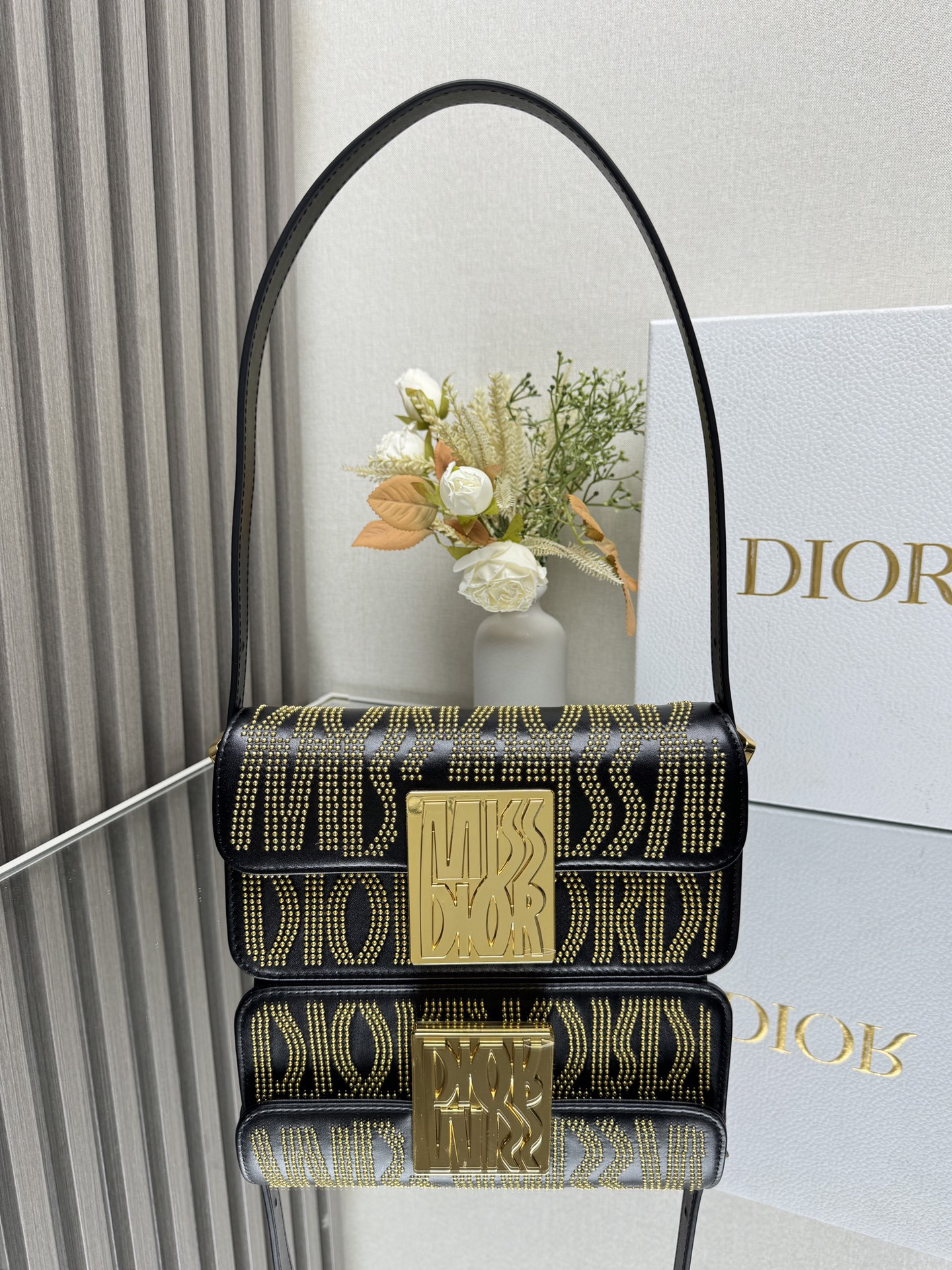 D10r Miss D10r flap bag 22 x 11 x 6 cm