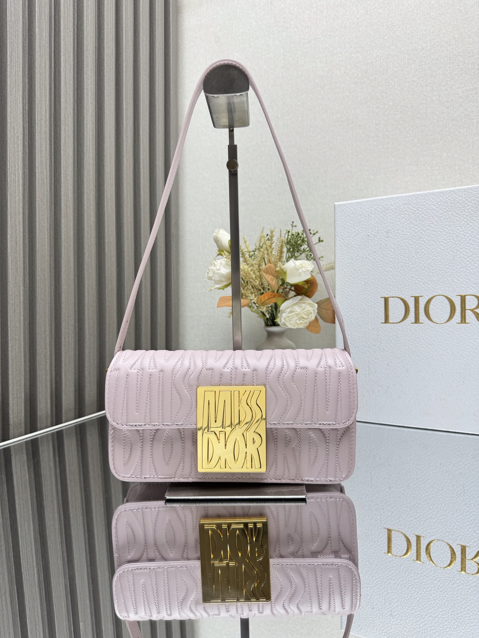 D10r Miss D10r flap bag 22 x 11 x 6 cm
