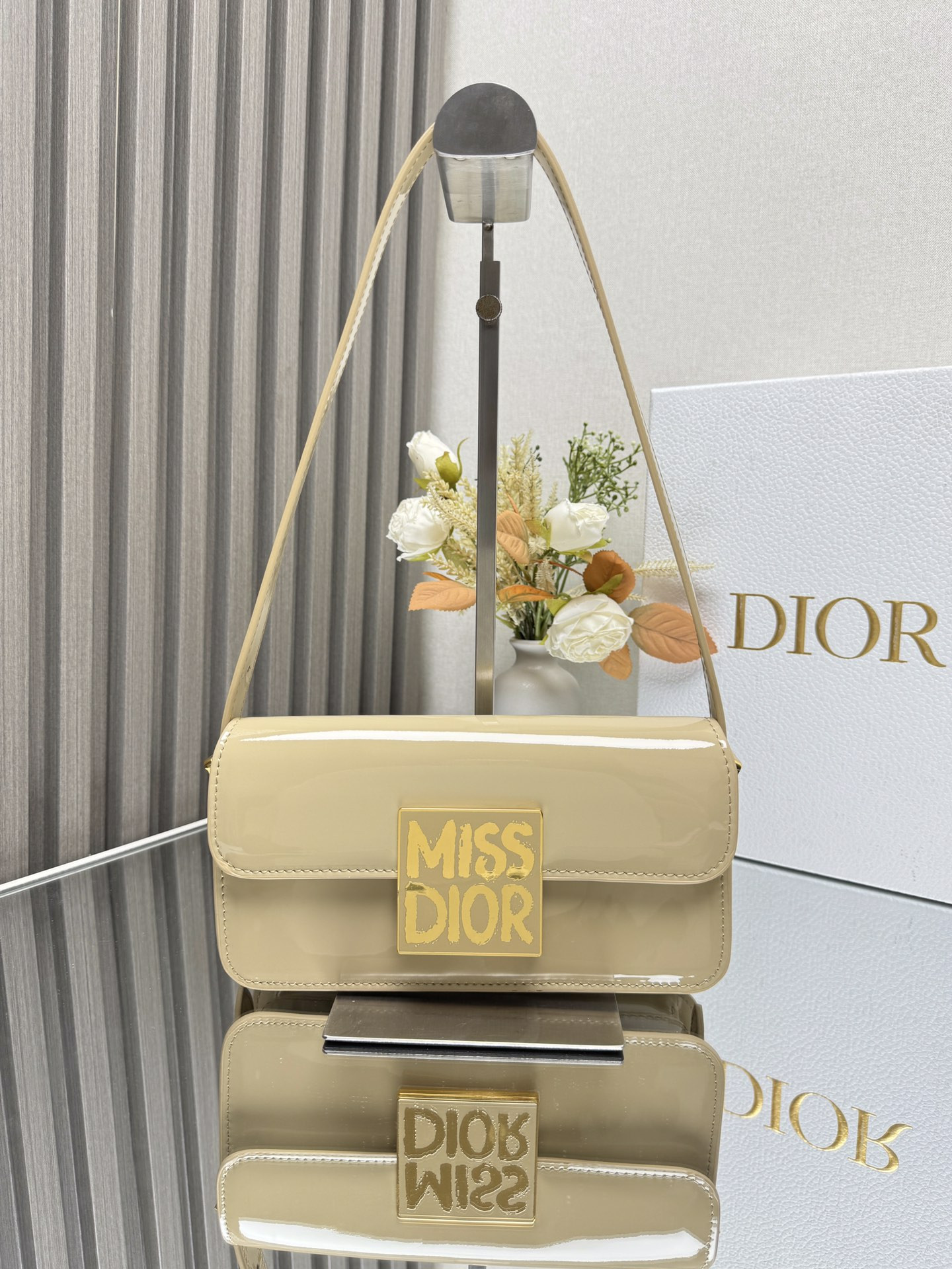 D10r Miss D10r flap bag 22 x 11 x 6 cm(Patent Calfskin)