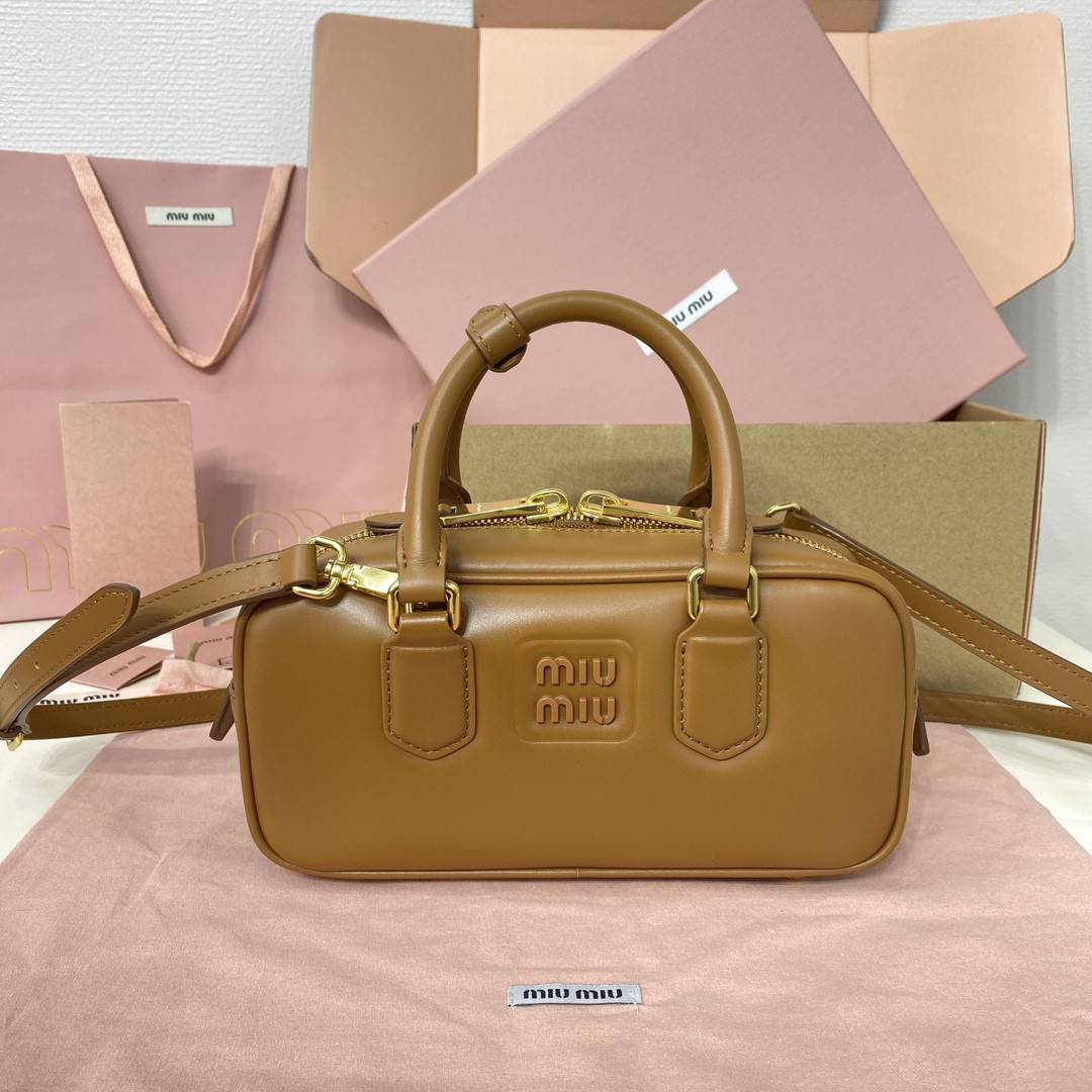 M1v M1v arcadie leather bag 10.5x22x7.5cm