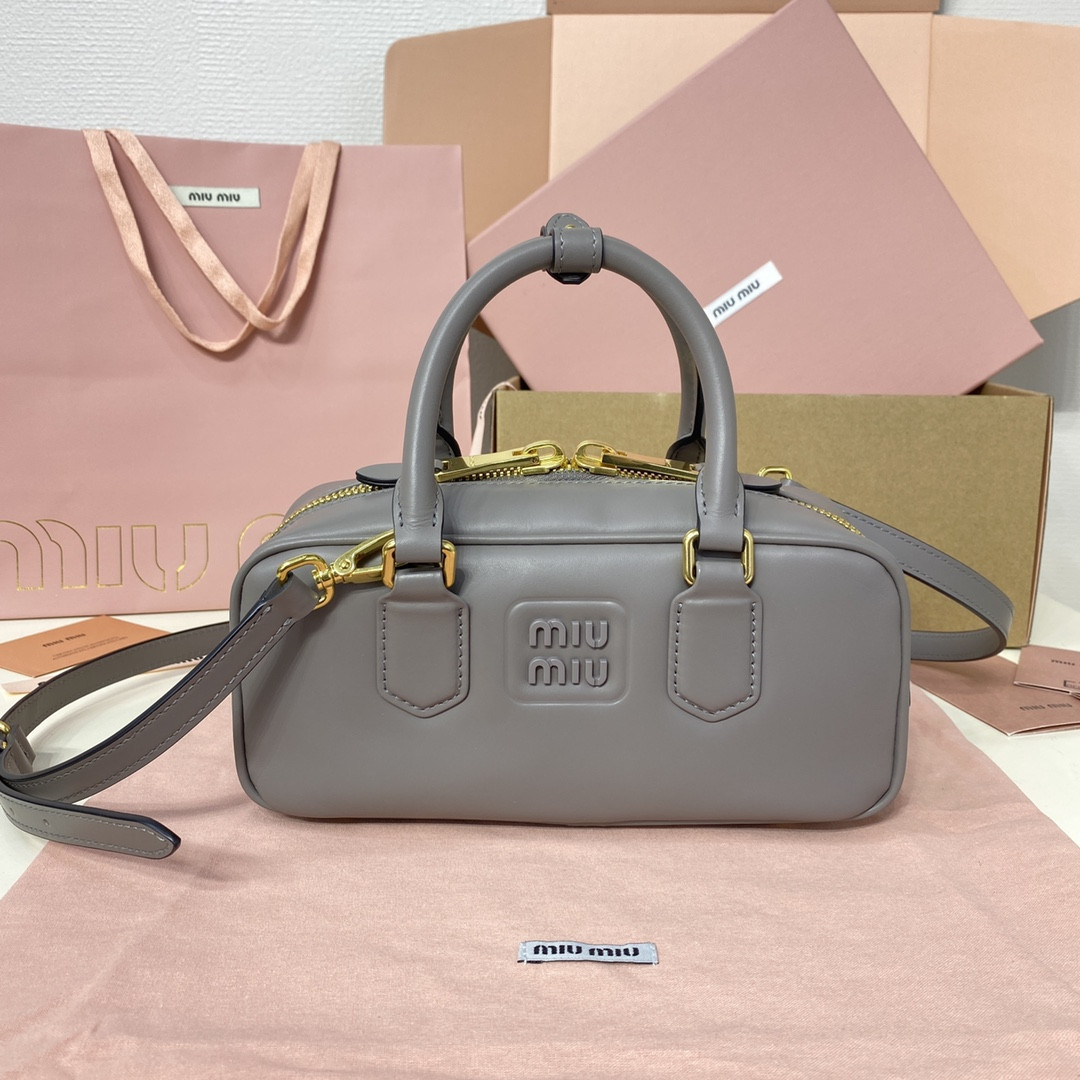 M1v M1v arcadie leather bag 10.5x22x7.5cm