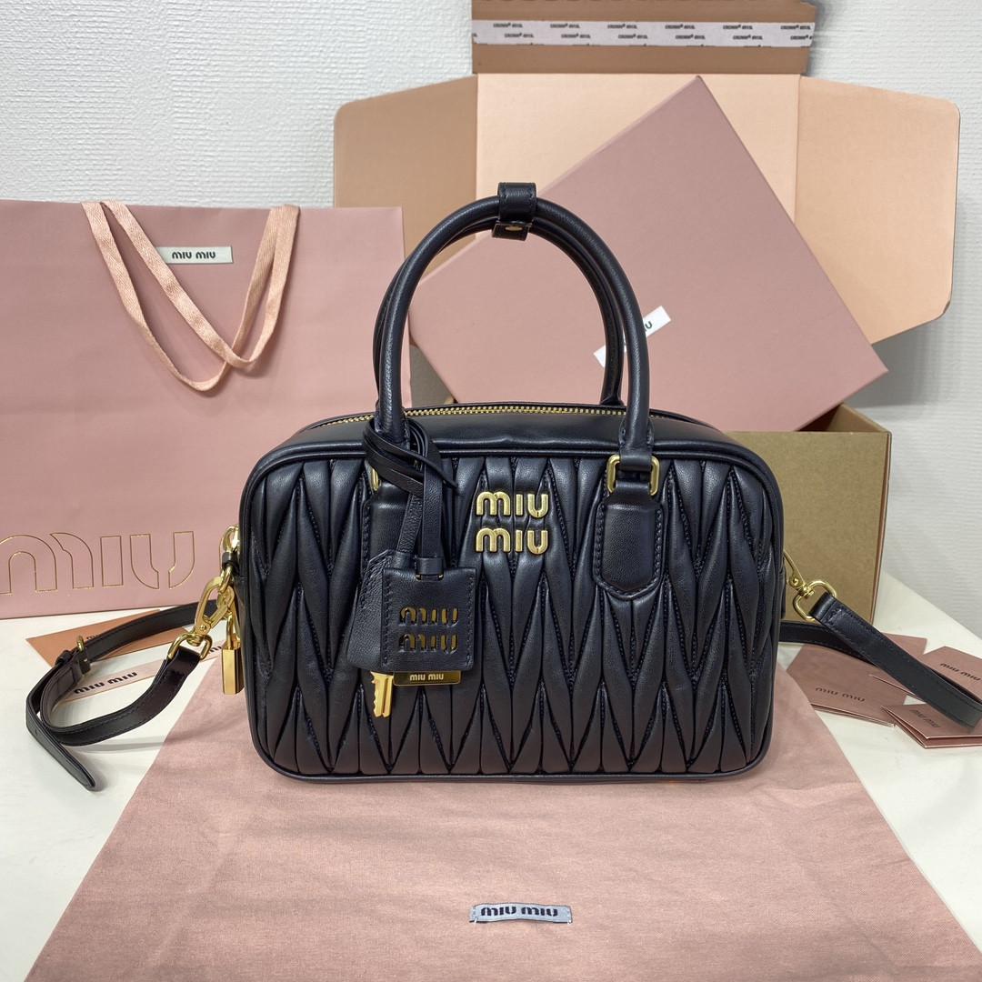 M1v M1v arcadie matelassé nappa leather bag 24x16x7.5cm