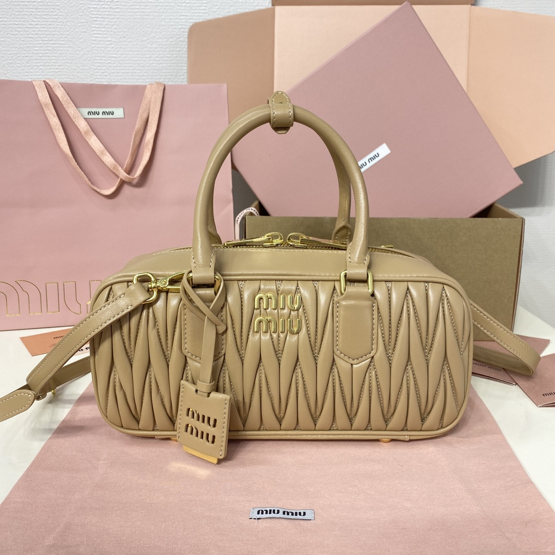 M1v M1v arcadie matelassé nappa leather bag 12x27x9cm