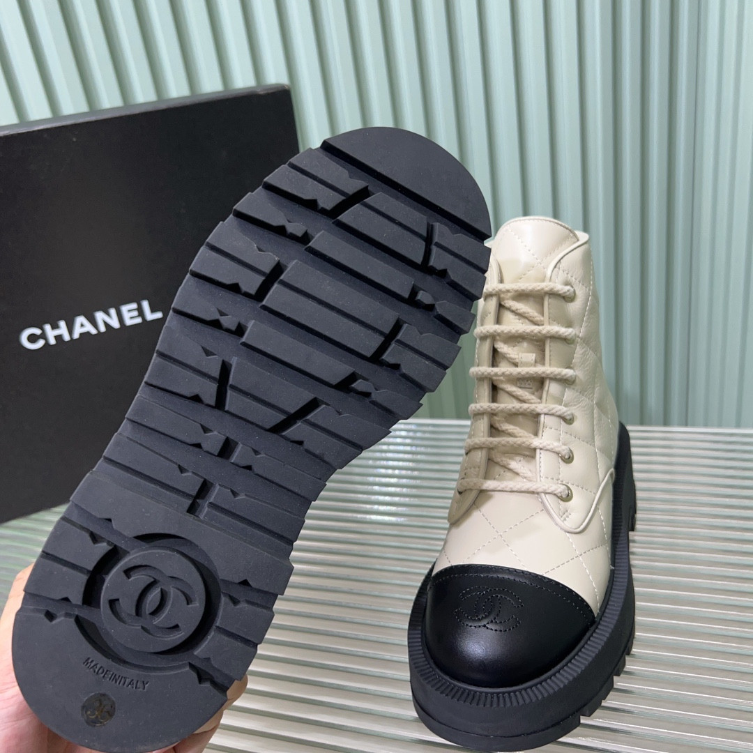 UA Ch**el Boot