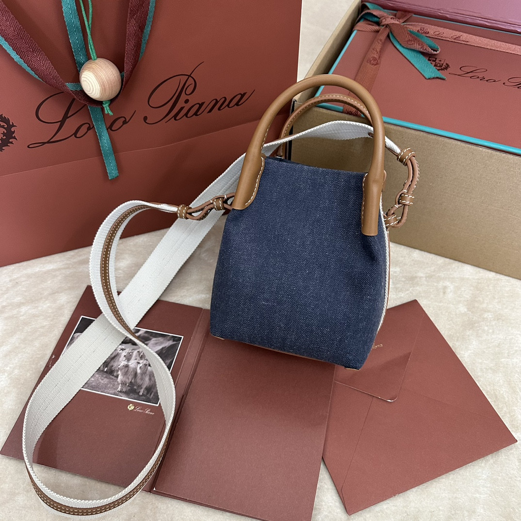 L0r0 P1ana Micro Bale Cotton bag 23x16x14cm
