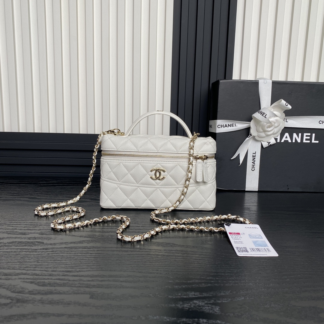 Ch**el LONG VANITY WITH CHAIN 17×19.5×5cm