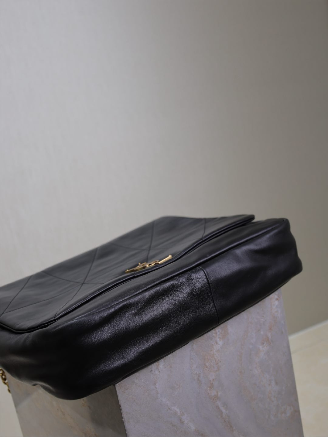 Y51 large jamie 4.3 in lambskin 43x29x9cm