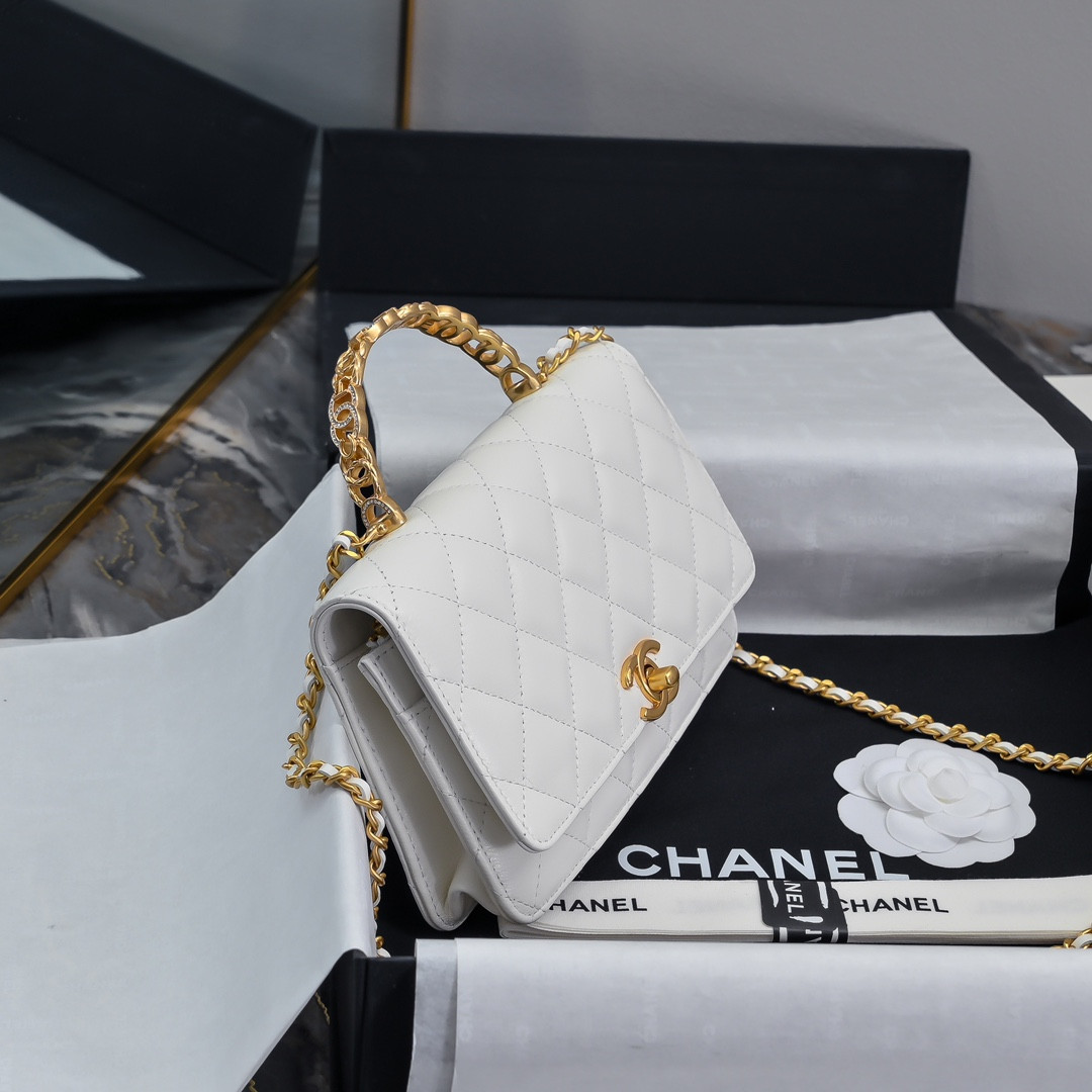 Ch**el Clutch With Chain 19cm