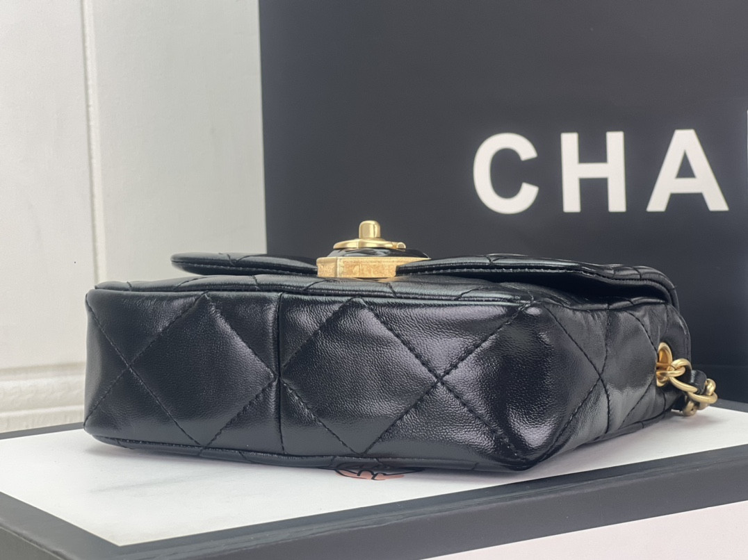 Ch**el FLAP HANDBAG CF 18x13.5x5.5cm