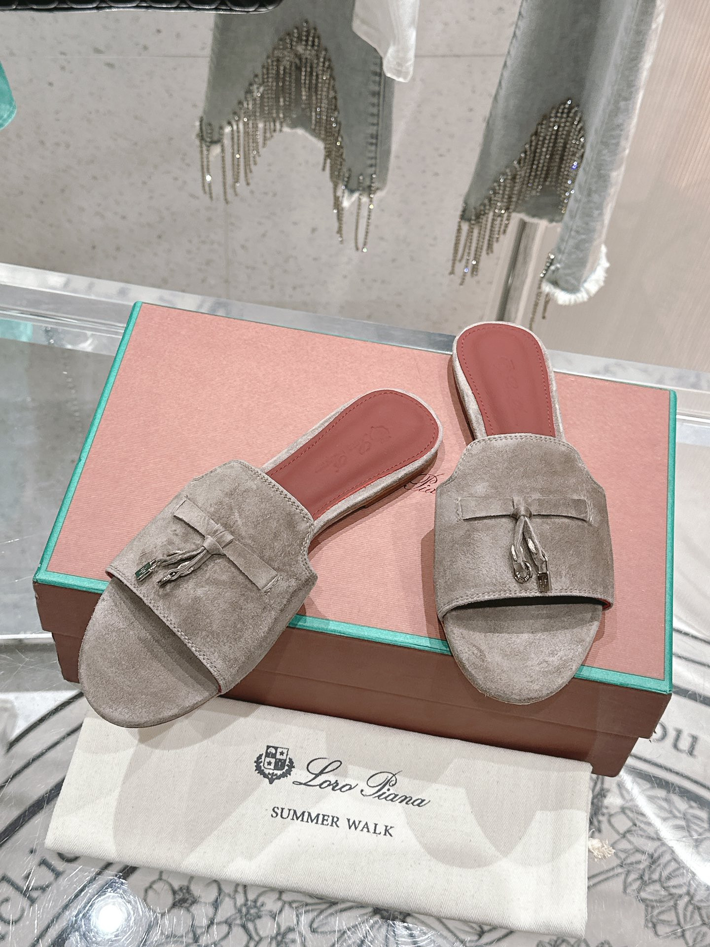 UA L0r0 P1ana Summer Charms Sandal