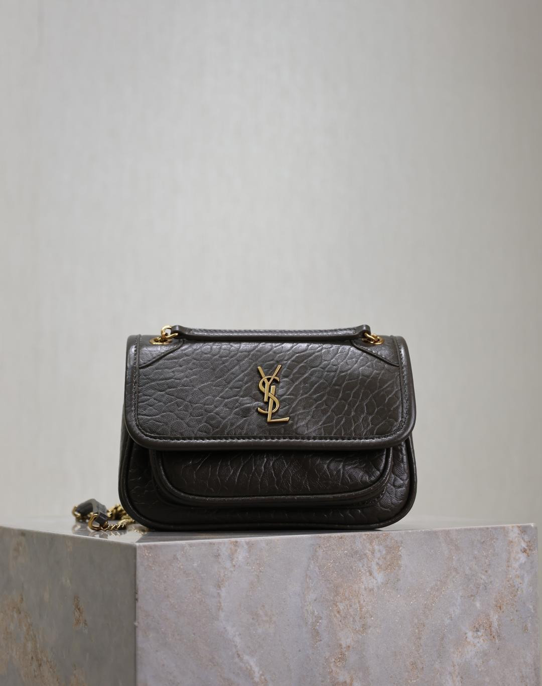 Y51 Niki Mini in grained lambskin 828736 12.5x18x5cm