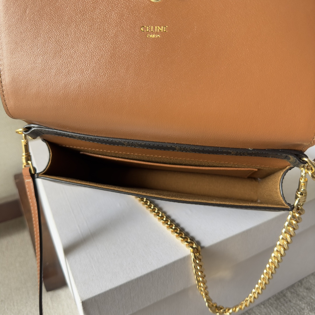 Ce1i*e MULTIPOCHETTE IN TRIOMPHE CANVAS and calfskin 20.5x11x4cm